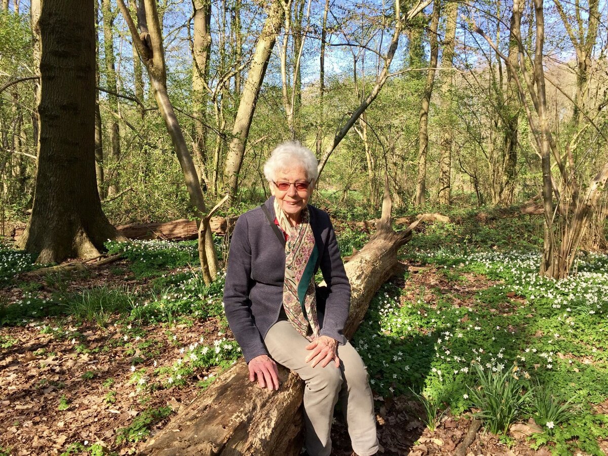 Ereschepen Jeanne Donvil overleden