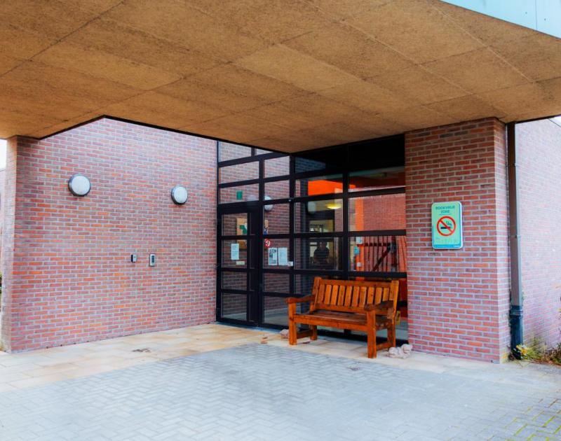 Ingang Centrum voor Dagverzorging (buitenkant)