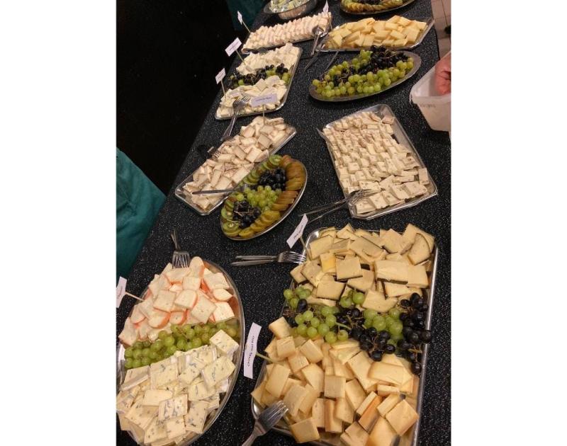 kaas-vlees- en wijnavond © Ferm Sint-Ulriks-Kapelle