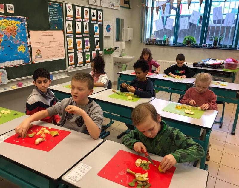 Fruitbrochettes maken