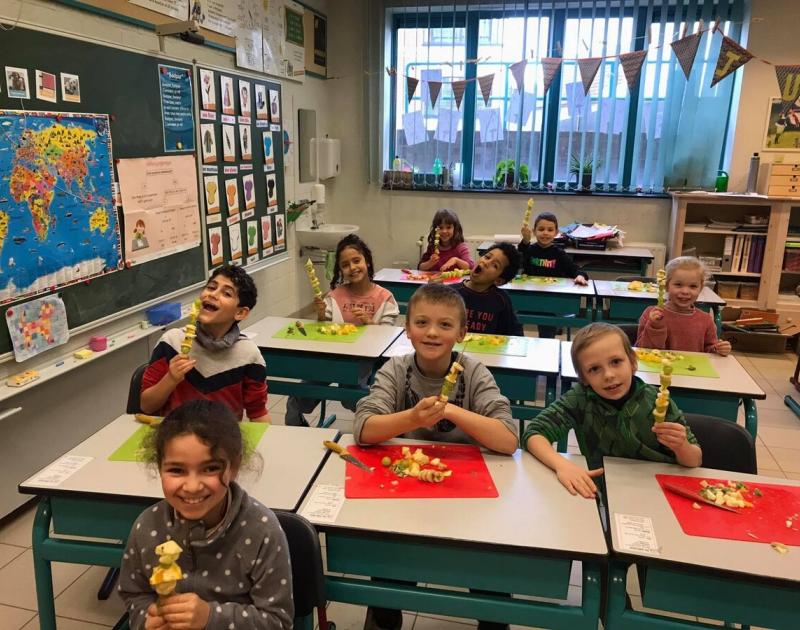 Fruitbrochettes maken