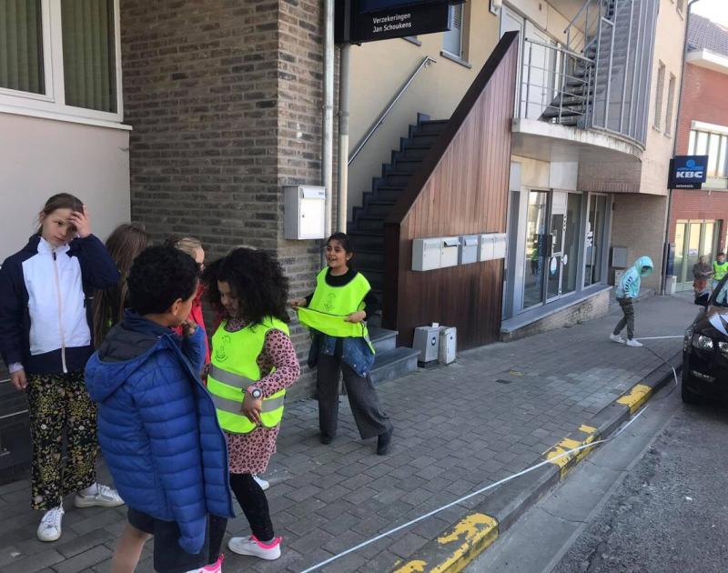Rekenles- een kilometer meten en wandelen