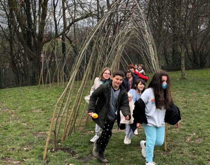 Een nieuwe wilgenhut op onze school
