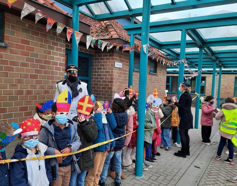 De Sint is geland in De Klimop