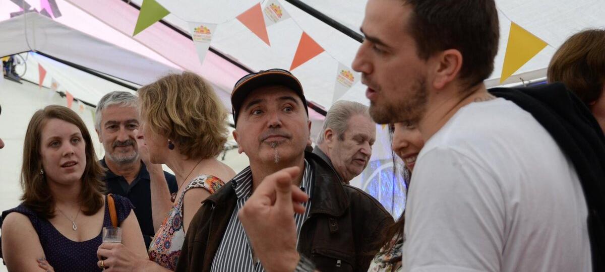 Ontmoet elkaar op den trottoir